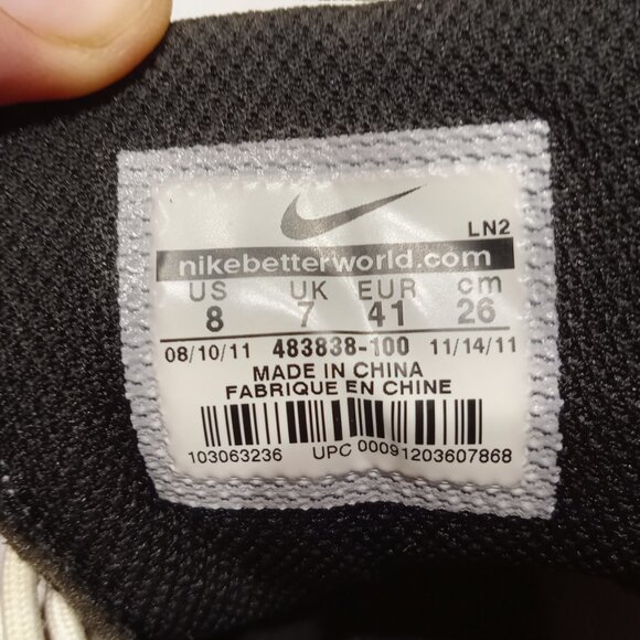 Mens SPIKELESS Nike golf shoes size 8? - Picture 4 of 4